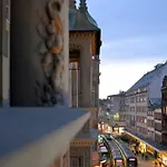 Adagio Place Kleber Aparthotel 4*