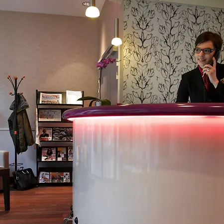 Adagio Place Kleber Aparthotel 4*